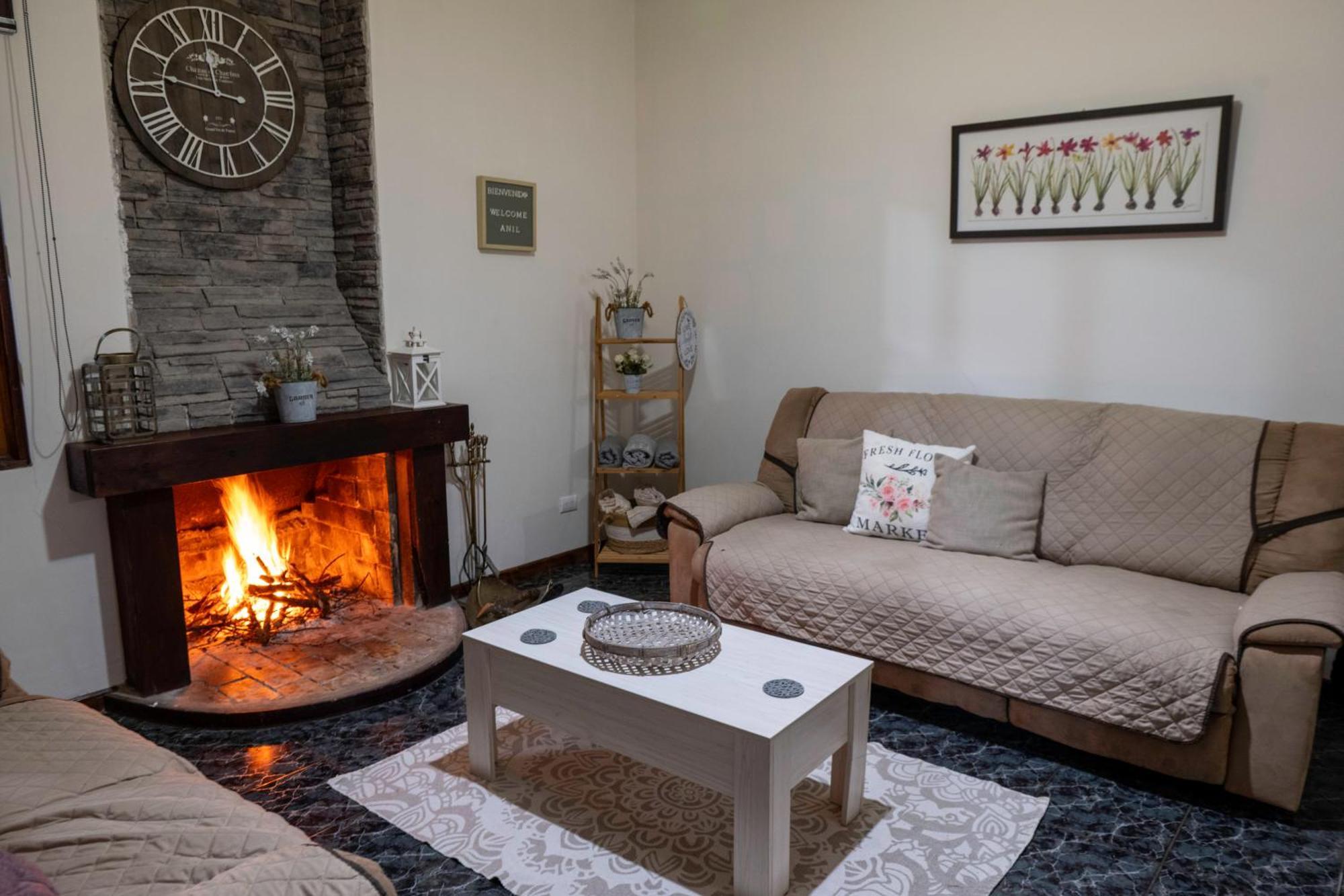 Country House, Cozy Fireplace And An Amazing View Cartago Bagian luar foto
